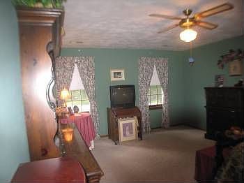 5th image of 4661 Revere Dr