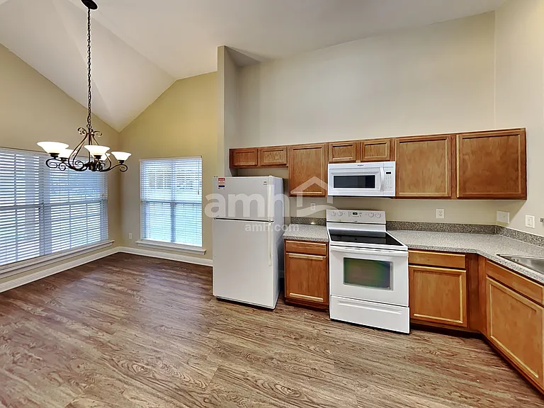 1430 Saddle Crst — Photo 3