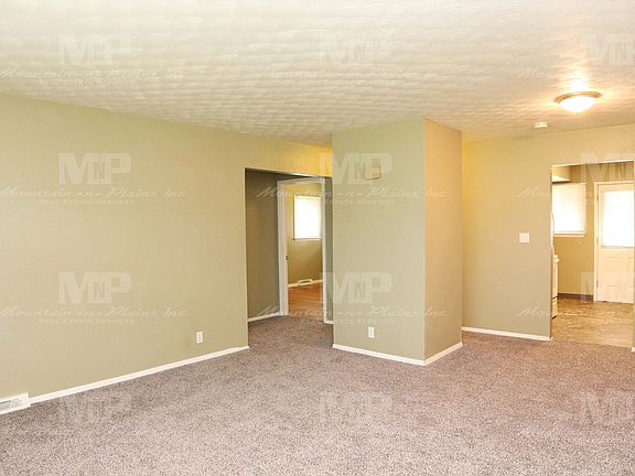 3rd image of 1024 N Taft Hill Rd
