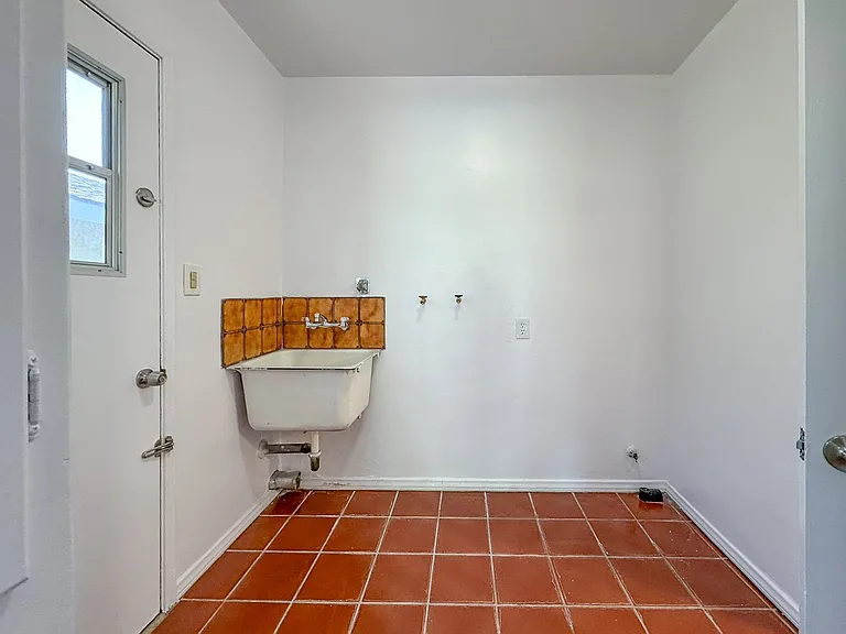 6941 McLennan Ave — Photo 13