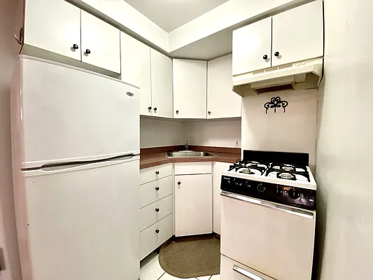 Rented by Corcoran | media 14