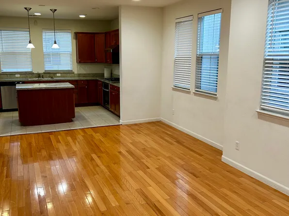 216 Sullivan Way Unit L, Hayward, CA 94541