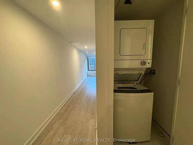 3 Strathgowan Ave #326 — Photo 19