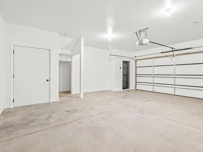895 W 8th St #2 — Photo 15
