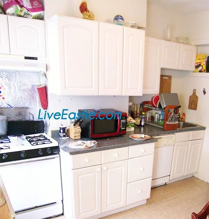 2nd image of 76 Everett St APT 1