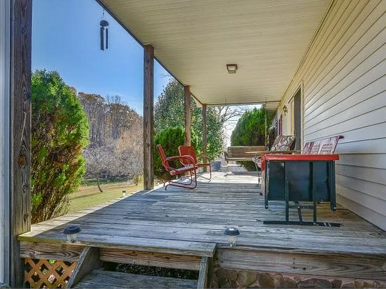 492 Olinger Dr — Photo 10