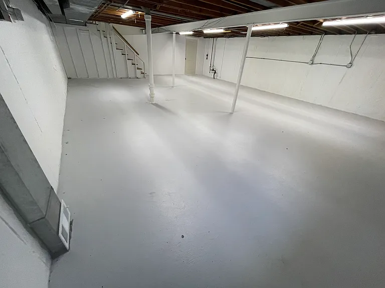 9521 Kildare Ave — Photo 16