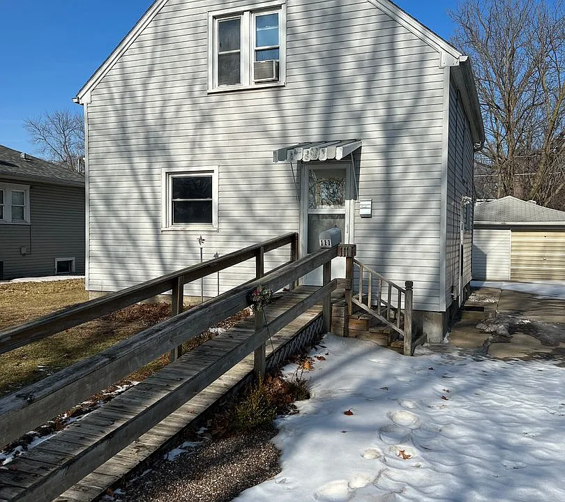 111 French St