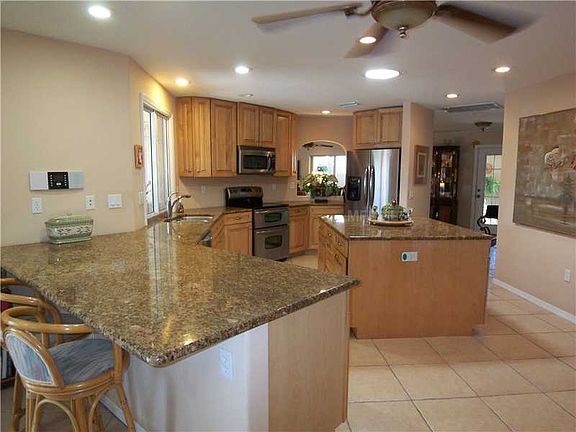 5th image of 246 Venezia Ct