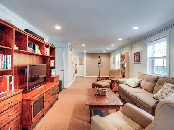 1410 Overlook Dr #1, Charlottesville, VA 22903