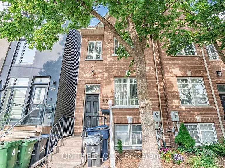 49 Leslie St — Photo 1