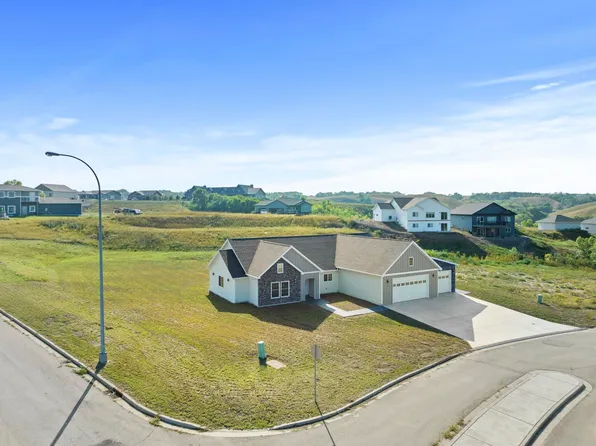 5 Ridgeview Ct, Burlington, ND 58722