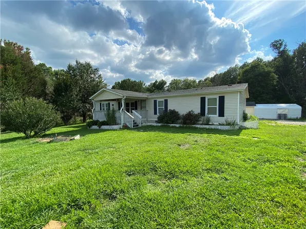 105 Mockingbird Ln, Starr, SC 29684