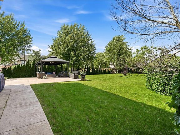 3rd image of 575 Stonehenge Dr