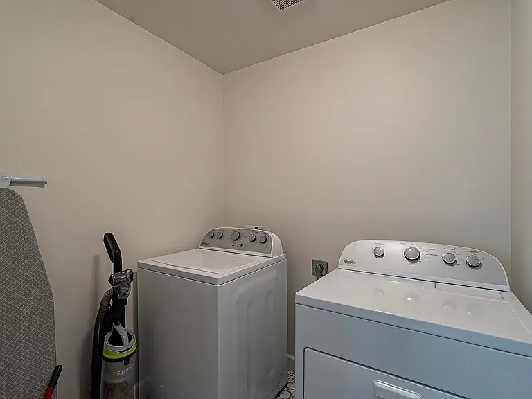 7535 E Princeton Ave — Photo 35