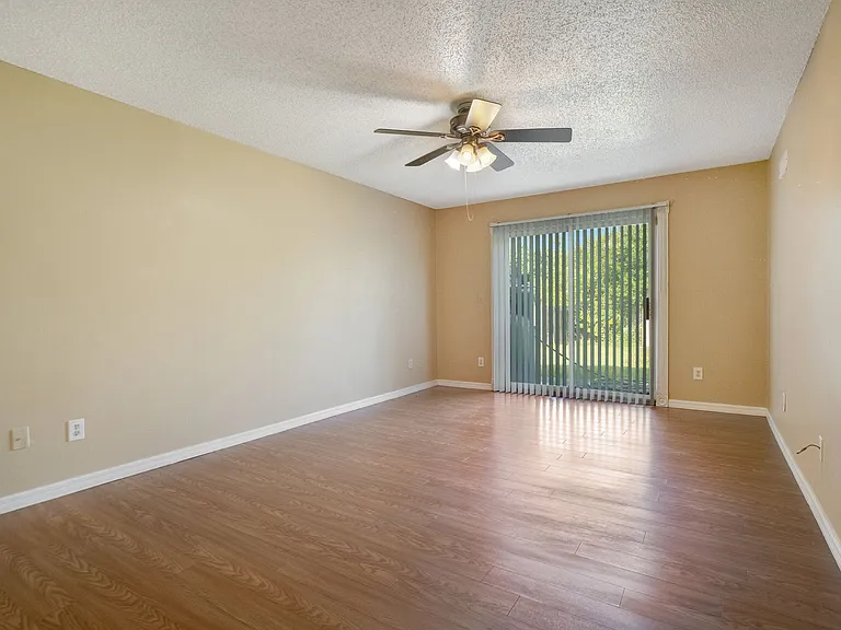 110 N Deerwood Ave — Photo 17