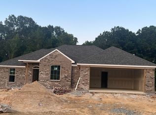 258 Chartleigh Cir, Canton, MS 39046