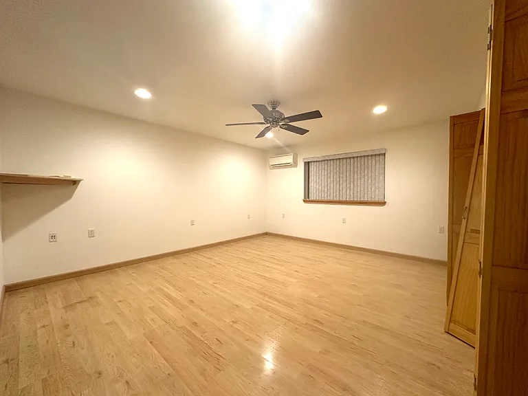 Bedroom 1 (Main level/1st Floor)
