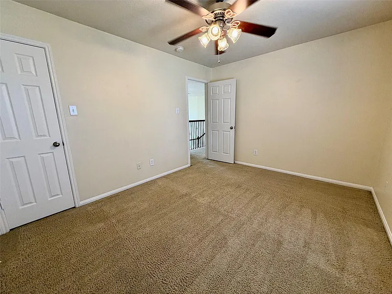 25206 Auburn Terrace Dr — Photo 32