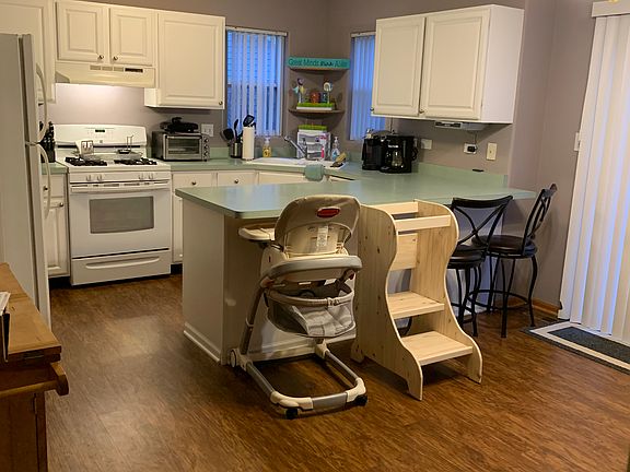 Eat in kitchen 