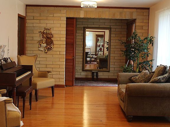 5th image of 2104 Joyner Dr