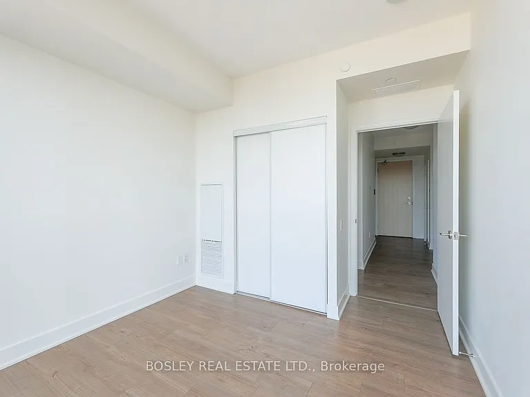 30 Roehampton Ave #3403 — Photo 4