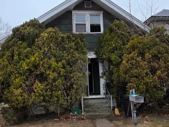 1306 S Shore Dr, Elkhart, IN 46516