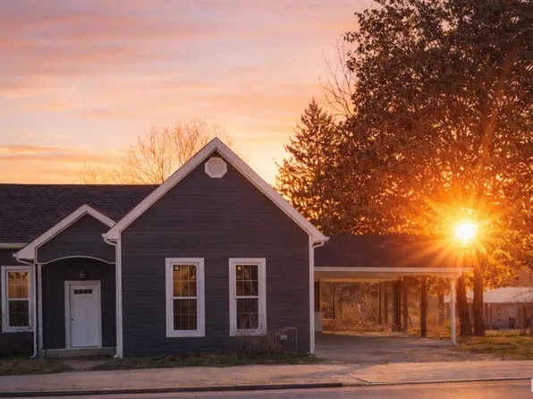 211 S Main St, Fredericktown, MO 63645