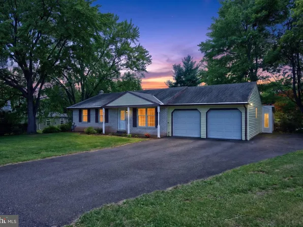1155 Grandview Cir, Pottstown, PA 19465