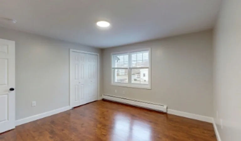 569 Center St #7 — Photo 7