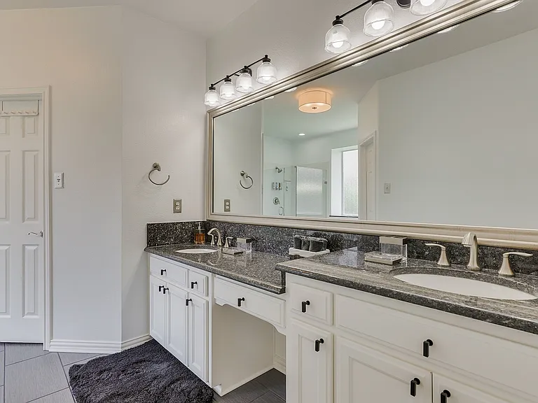 5604 Hill Haven Ct — Photo 14