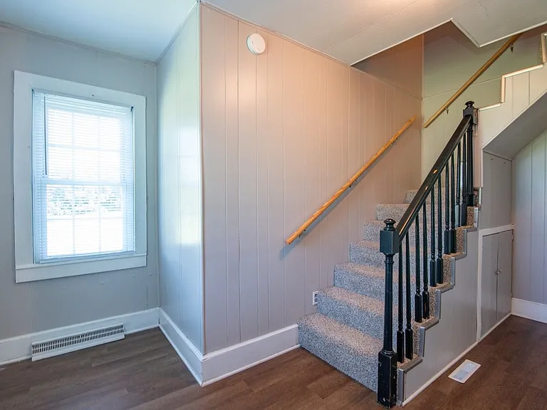 1231 Crume Rd — Photo 29