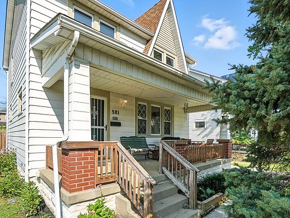 4th image of 581 Woodbury Ave
