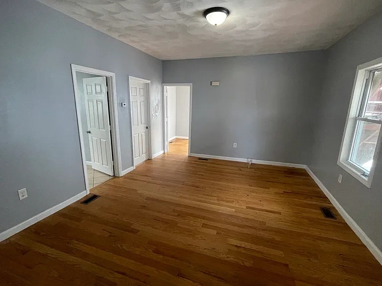 409 Pawtucket St — Photo 5