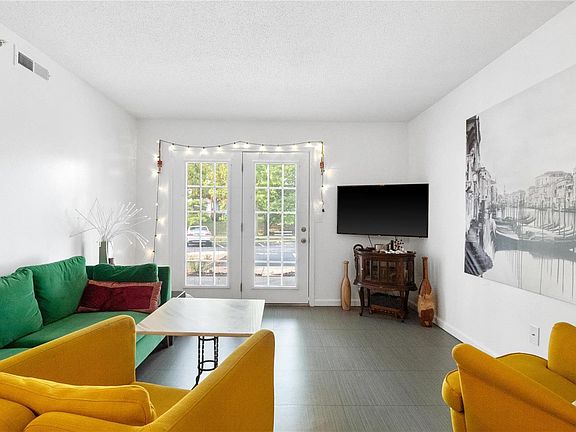 3rd image of 3417 Country Stone Manor Dr APT E