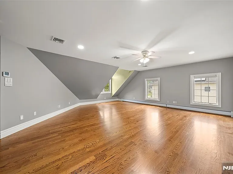 351 White Ave — Photo 23