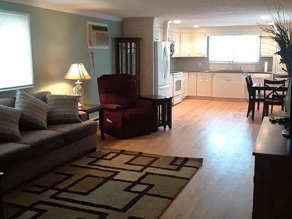 3rd image of 65 Dogwood Ln