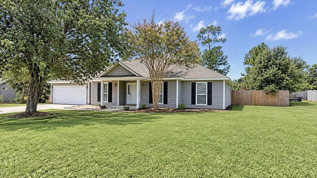 4 bed, 2.0 bath, 1909 sqft, $1,695 — Photo 1