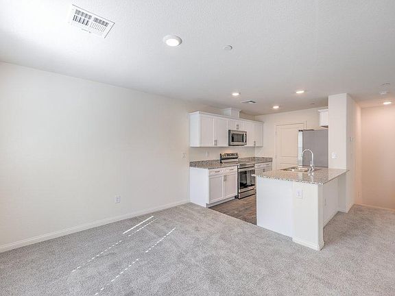 5th image of 2666 Champagne Gold Ave