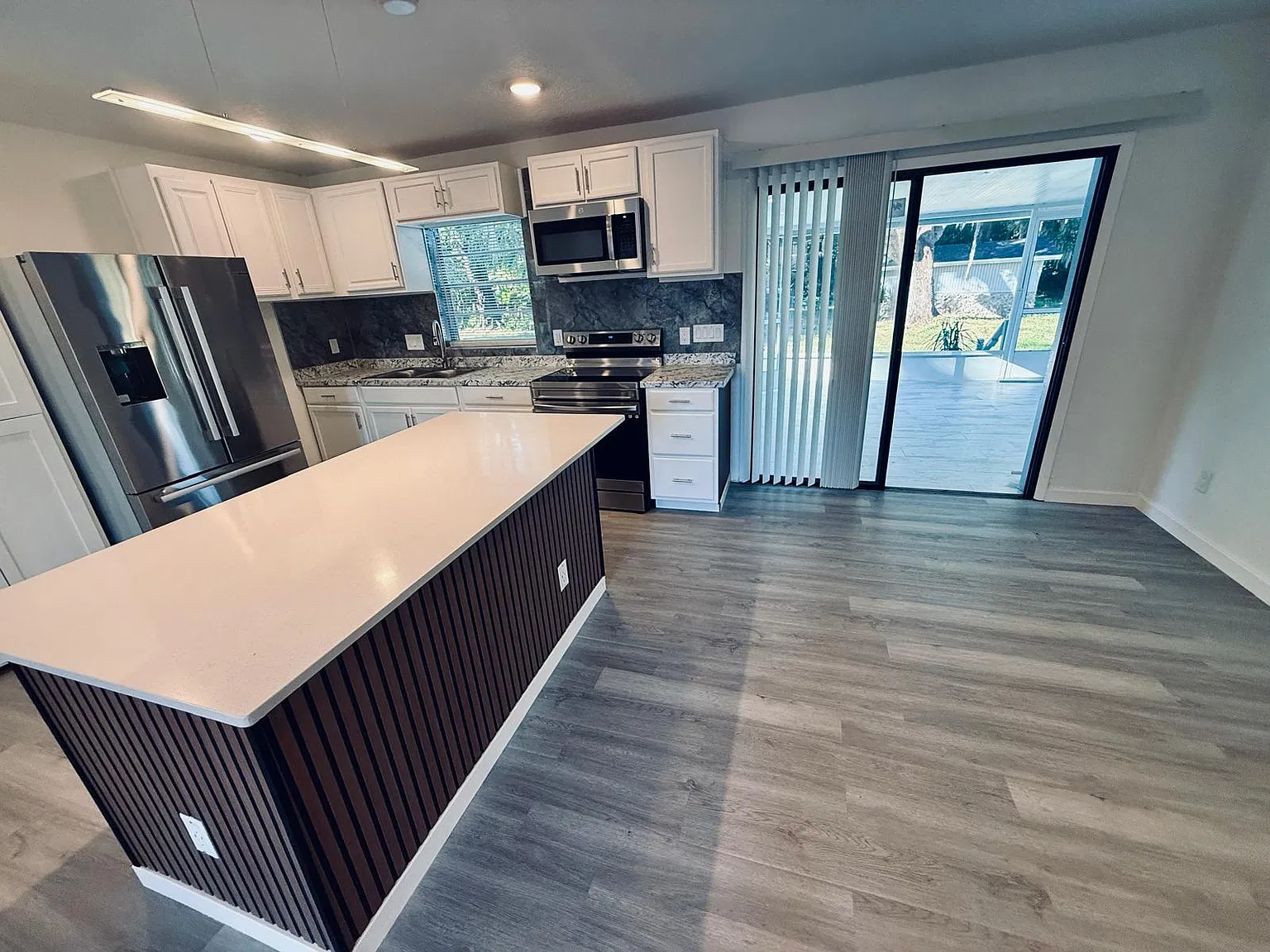 3 bed, 1200 sqft, $2,200 — Photo 3