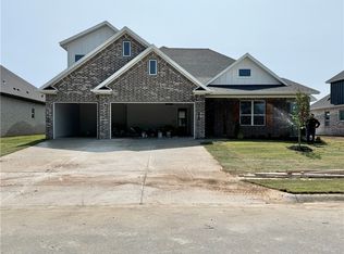 1411 Josephine St, Centerton, AR 72719
