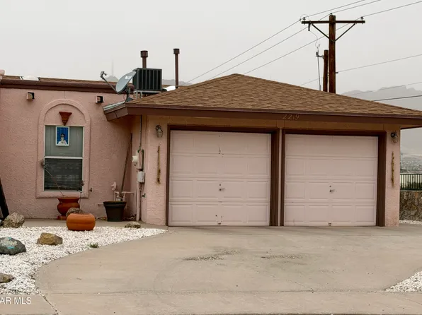 2219 King James Pl, El Paso, TX 79903