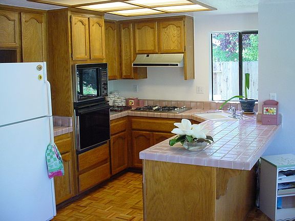 3rd image of 2235 Maricopa Way