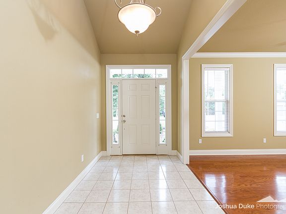 5th image of 22 Westbury Dr