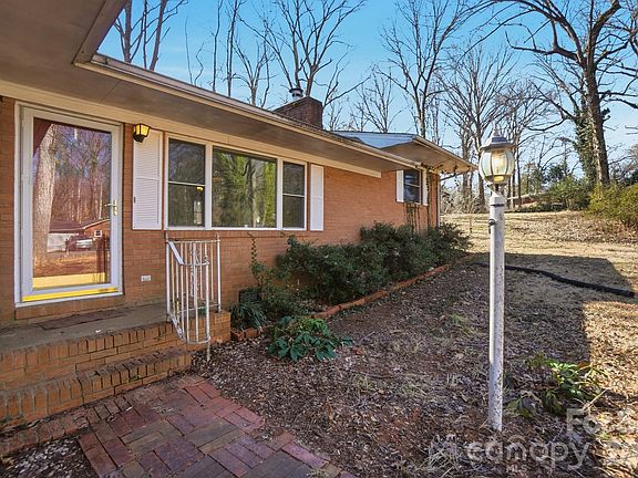 4th image of 10608 Glenmac Rd