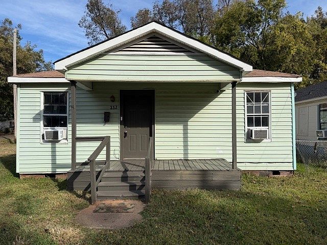 1st image of 317 Kelly St