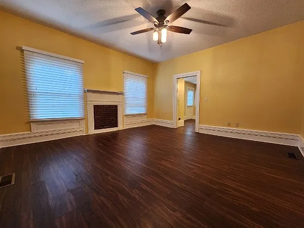 2 bed, 1956 sqft, $1,200 — Photo 2