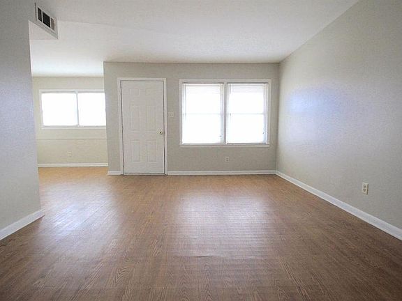 2nd image of 1823 Augusta Dr APT 6