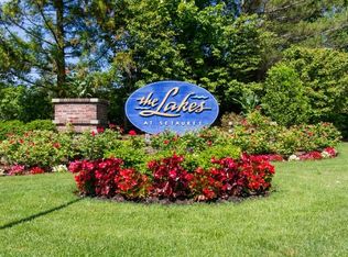 70 Thomas Ln, East Setauket, NY 11733