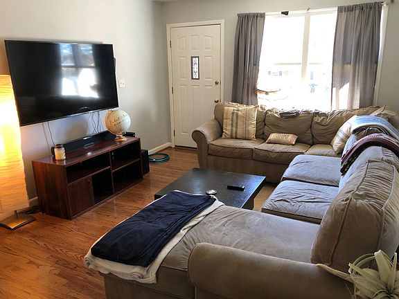 4th image of 1005 Greenbriar Cir